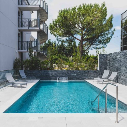 Golden_Tulip_Aix_en_Provence-Aix-en-Provence-Schwimmbad-29630